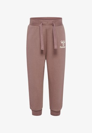 Roze joggerbroeken met een geribbelde tailleband en koord, taps toelopende pijpen en een wit logo op de linkerheup. Zacht materiaal.