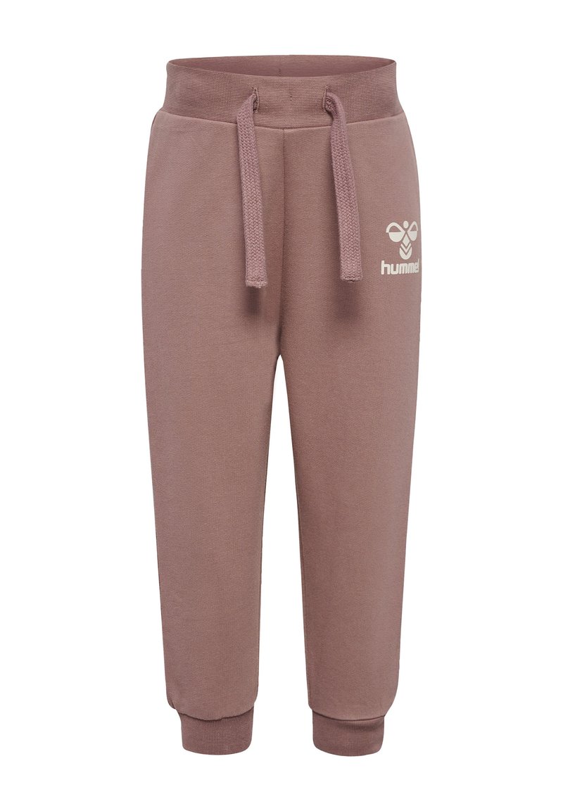 Roze joggerbroeken met een geribbelde tailleband en koord, taps toelopende pijpen en een wit logo op de linkerheup. Zacht materiaal.