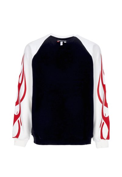 Felpa nera con maniche raglan bianche, decorata con motivi di fiamme rosse. Tessuto morbido, collo a giro e polsini e orlo a costine.