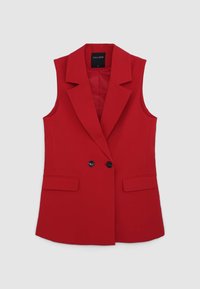 Rotes ärmelloses Blazer mit einem Reverskragen, zwei Taschen auf der Vorderseite, zwei schwarzen Knöpfen und einer glatten Stofftextur.