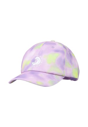 Fioletowo-żółta czapka z daszkiem tie-dye z wygiętym daszkiem i białym okrągłym logo z tekstem i falą z przodu.