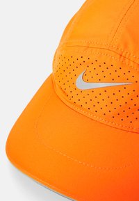 Nike Performance FLY  UNISEX - Boné - safety orange/anthracite/reflective silver
