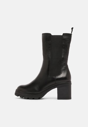 Plateaustiefel - black