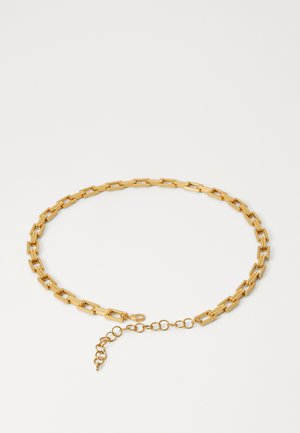 Colar de corrente em metal dourado com elos retangulares, fecho tipo lagosta e uma extensão de corrente ajustável para comprimentos variados.