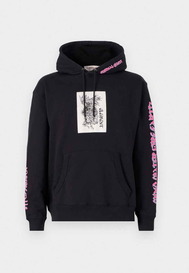 Zwarte hoodie met een grafisch ontwerp op de voorkant, een trekkoordkap, een känguruzak en roze letters langs de linkermouw.