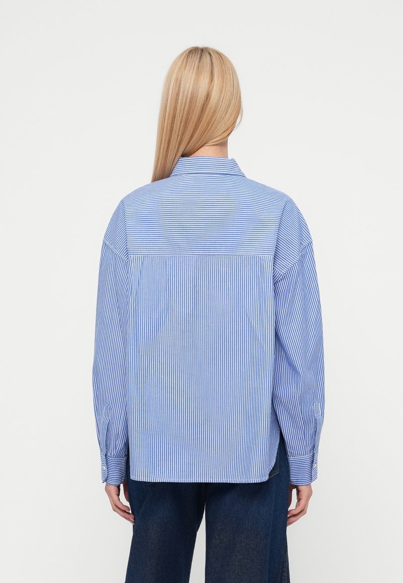 Chemise GAP Femme Avec 8 Volants - Bleu - Manches Longues - Taille 8 - Occasion Comme Neuve