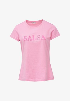 Camiseta de algodón de color rosa claro con mangas cortas, que presenta el texto "SALSA JEANS" decorado con brillantes lentejuelas rosas en la parte frontal.
