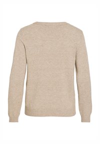 Pull beige à manches longues en tricot avec poignets, ourlet côtelé et col rond, montré de dos sur fond blanc.