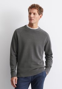Marc O'Polo CREWNECK WITH RAGLAN WAVE STRUCTURE - Strickpullover - gray pin