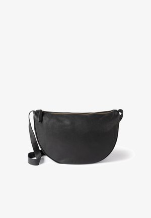 Schwarze Leder-Schultertasche mit runder Form, Reißverschluss und verstellbarem Tragegurt. Strukturierte Oberfläche mit minimalistischem Design und ohne sichtbare Beschläge.