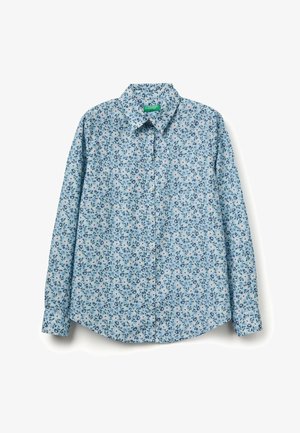 Světle modrá košile na knoflíky s dlouhými rukávy, zdobená květinovým vzorem v tmavší modré a růžové barvě, vyrobená z měkké bavlněné látky.