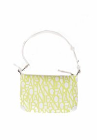Borsa a spalla gialla e bianca con design a logo ripetuto, materiale sintetico, texture liscia e tracolla bianca con dettagli in metallo.