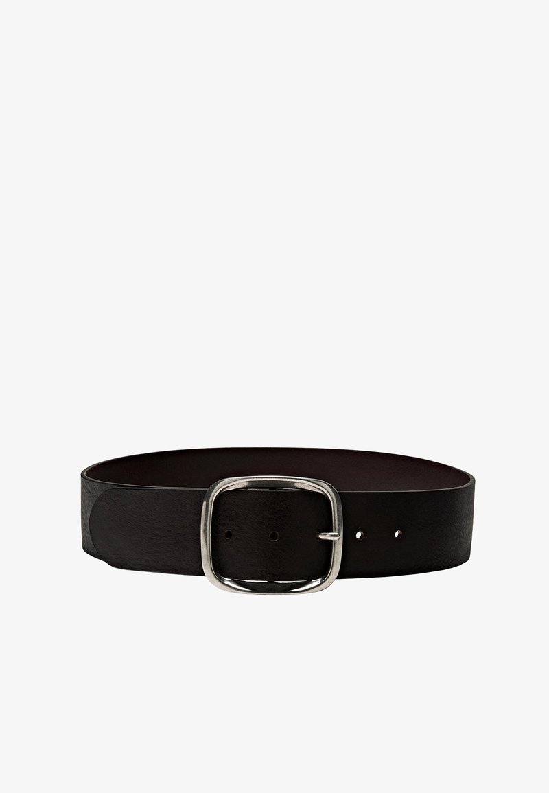 Ceinture en cuir noir avec une boucle rectangulaire argentée, trois trous de réglage visibles, présentée sur fond blanc.