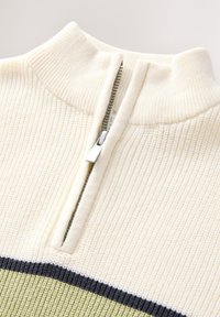 No seleccionado, ecru green