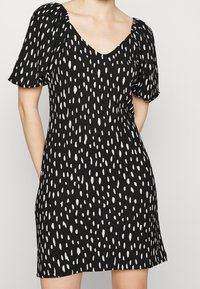 Vero Moda Vestido informal - black