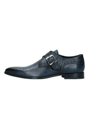 Leren nette schoen in donkerblauw met een gladde afwerking, een krokodillenpatroon op de bovenkant en een zilveren gesp als accent.