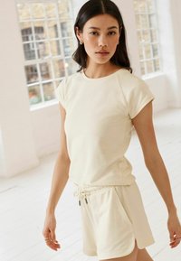 Next REGULAR FIT - Short - ecru