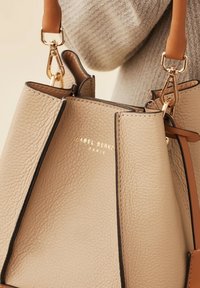 Isabel Bernard Handtas - braun