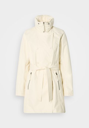 Αδιάβροχο κρεμ παλτό τύπου trench με υψηλό γιακά, διπλό κούμπωμα με κουμπιά και ρυθμιζόμενο ζώνη. Διαθέτει πλαϊνές τσέπες με φερμουάρ.