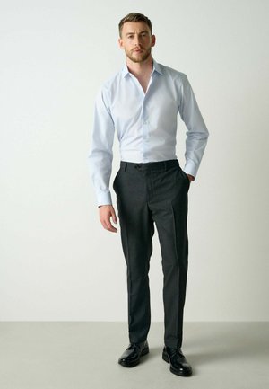 Next, REGULAR FIT - EASY CARE REGULAR FIT SINGLE CUFF SMART SHIRTS 2 PACK - Businesshemd - pink blue