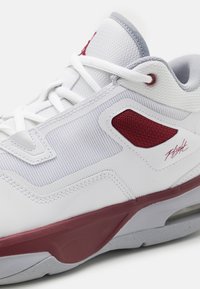 Jordan JORDAN STAY LOYAL 3 UNISEX - Obuća za košarku - white/team red/wolf grey