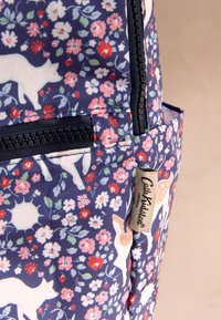 Cath Kidston FOLDAWAY - Turistinė kuprinė - navy polar ditsy