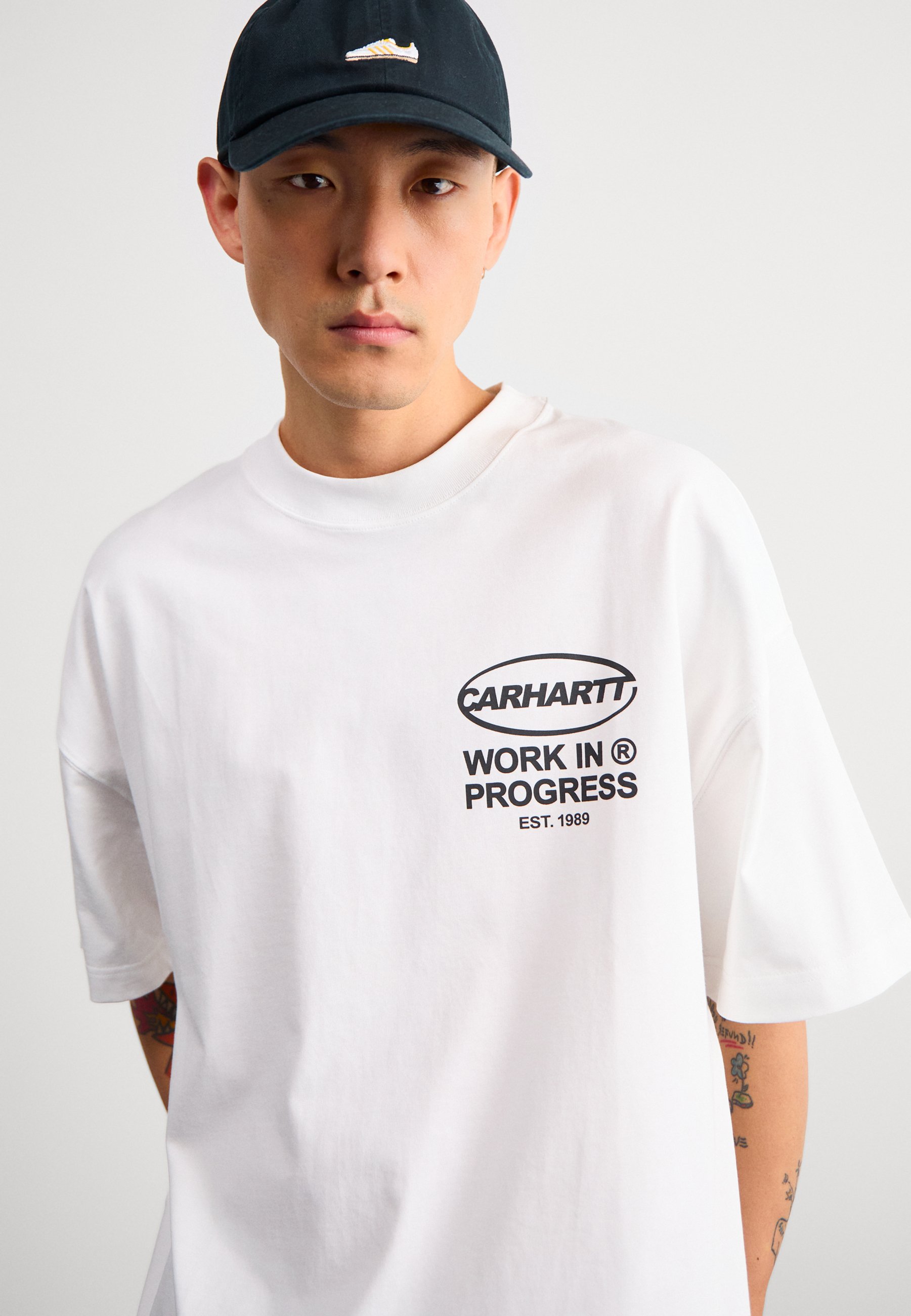 ★ドイツ発*carhartt WIP*新作*Body Of Work Tシャツ/WHITE★ Carhartt WIP S/S Body Of Work T-Shirt White/Black | Cultizm