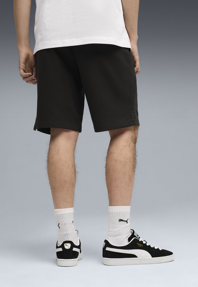 PUMA X ASTON MARTIN ARAMCO F1® TEAM ESSENTIALS SHORTS - Teplákové kalhoty - black