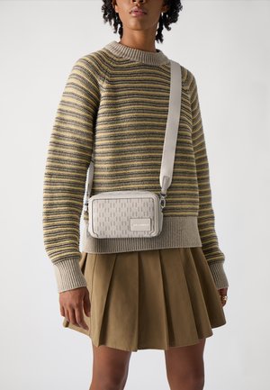 CAMERA BAG UNISEX - Skulderveske - trench beige/mono