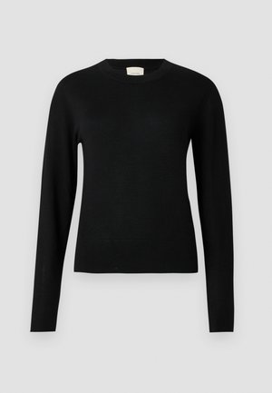 Čierny pletený sveter s okrúhlym výstrihom, dlhými rukávmi a priliehavým strihom s hladkou štruktúrou a minimálnym detalizovaním.