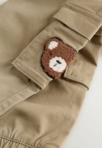 Unselected, new brown