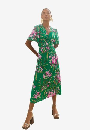 Love & Roses Vapaa-ajan mekko - green floral