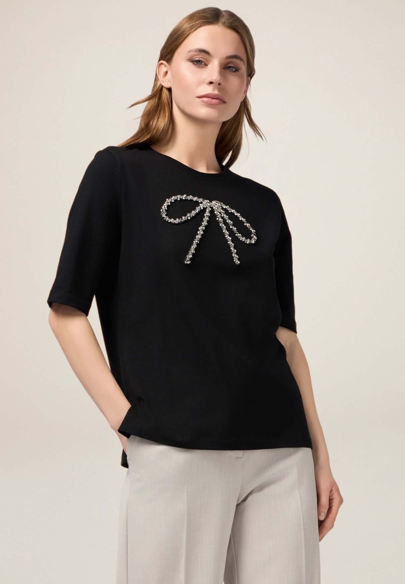 Oltre CON FIOCCO IN STRASS T-shirt con stampa nero