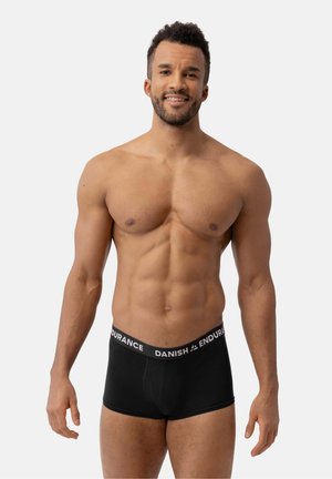 Svarta boxershorts med en åtsittande design, med en mjuk midja märkt "DANISH ENDURANCE." Materialet verkar vara slätt och elastiskt.
