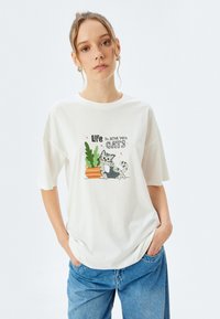 Koton PRINTED  - T-shirts print - beige