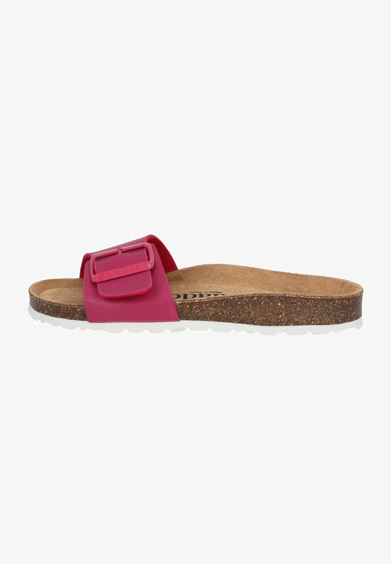 Fuchsia slipper sandaal met een brede band en rechthoekige gesp, met een kurken voetbed en een witte rubberen zool voor grip.