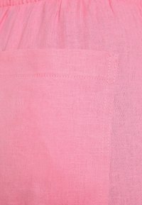 Bershka Tygbyxor - pink