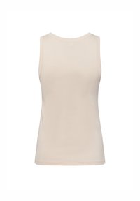 Top senza maniche beige realizzato in un tessuto morbido e liscio. Presenta un scollo rotondo e linee semplici e pulite, senza decorazioni aggiuntive.