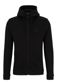 Svart zip-up hoodie med dragsnören, sidofickor och diskret "BOSS" logotyp på bröstet, visad på vit bakgrund.