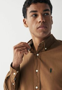 Next LONG SLEEVE OXFORD REGULAR FIT - Majica - tan
