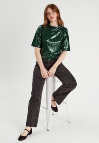 Cache Cache PAILLETTEN COL - Blouse - vert foncé