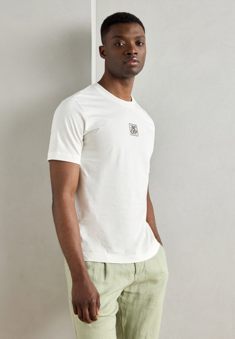 Marc O'Polo - SHORT SLEEVE CREW NECK ARTWORK - Basic T-shirt - egg white, Enlarge