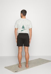 Nike Performance M NY DF STMT 7UL - Short de sport - black/black