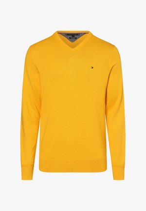 Gelber V-Ausschnitt-Pullover mit langen Ärmeln, kleinem Tommy Hilfiger-Logo auf der linken Brust, gerippten Bündchen und Saum.