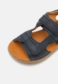 Thumbnail Image 6