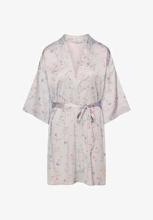 Kimono w kwiatowy wzór w jasnoszarym materiale z szerokimi rękawami i wiązaniem w talii. Posiada delikatne niebieskie i różowe kwiatowe wzory.