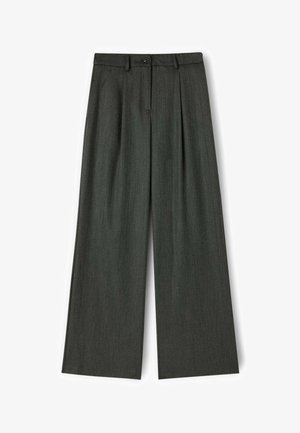 Tummanharmaat leveälahkeiset housut, joissa on tekstuuriinen kangas, etupuolella laskos ja nappikiinnitys. Muotoiltu malli, jossa on löysä istuvuus.