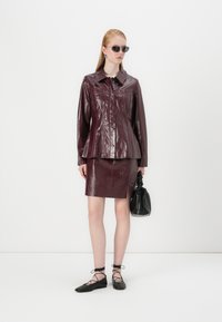 Vero Moda VMNELLY SKIRT - Miniskjørt - wine tasting