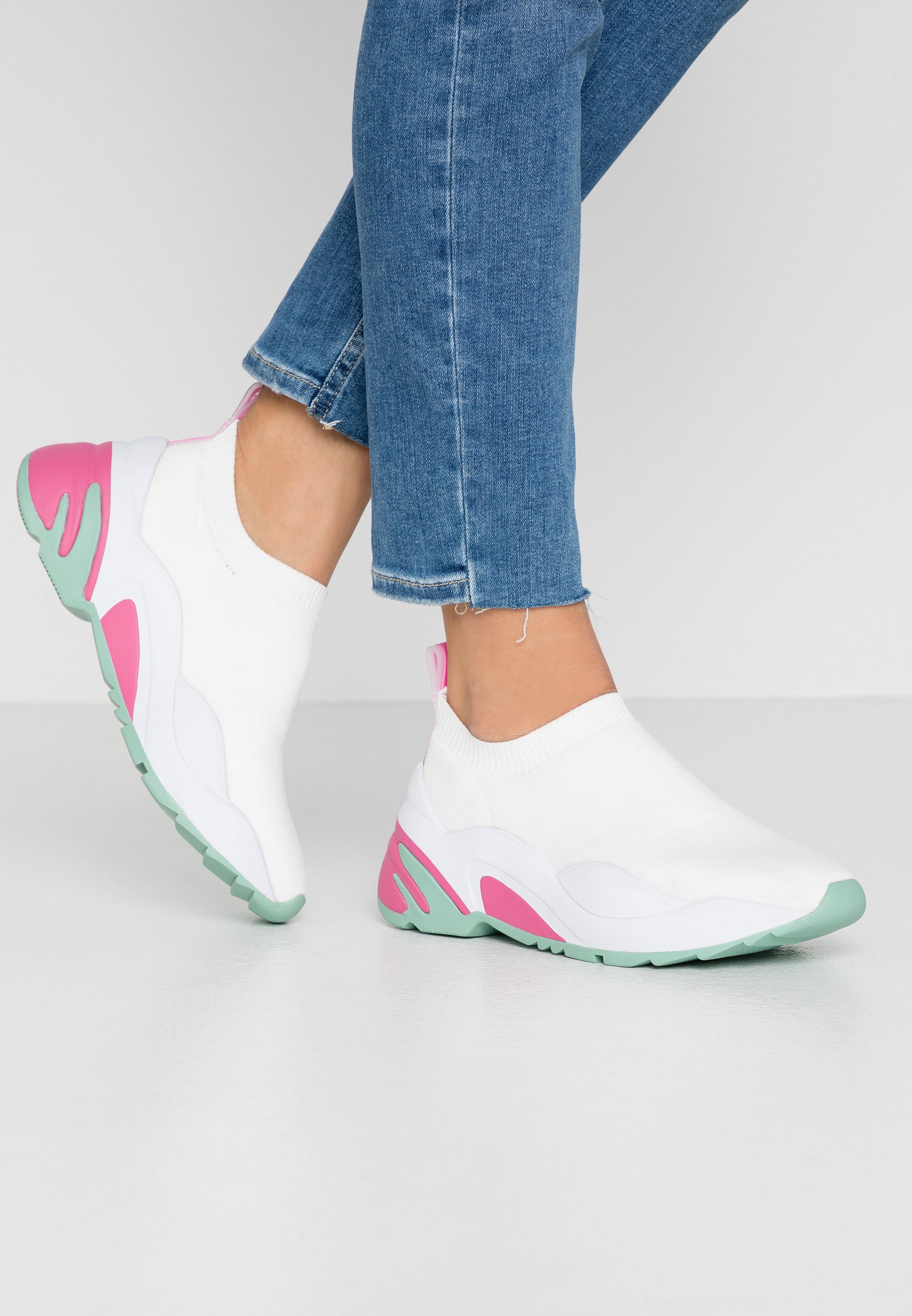 MOMENTS Slip ins white MOMENTS Slip ins white