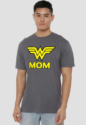 Cotton Soul, DCO WONDER MOM - Print T-shirt - anthracite